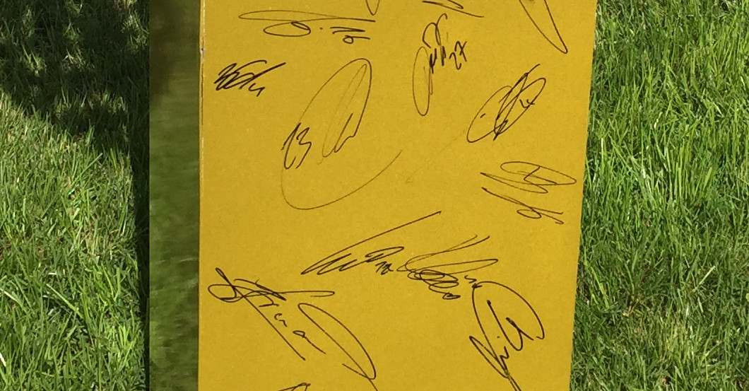 Goldener Ball signiert   Goldener Ball signiert