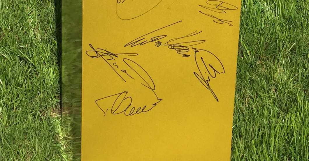 Goldener Ball signiert   Goldener Ball signiert