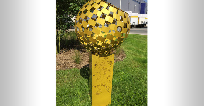 Goldener Ball signiert   Goldener Ball signiert