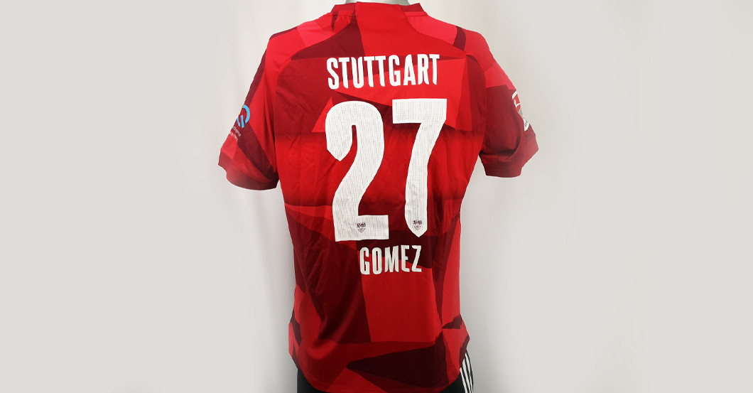 Gomez rot signiert   Gomez rot signiert