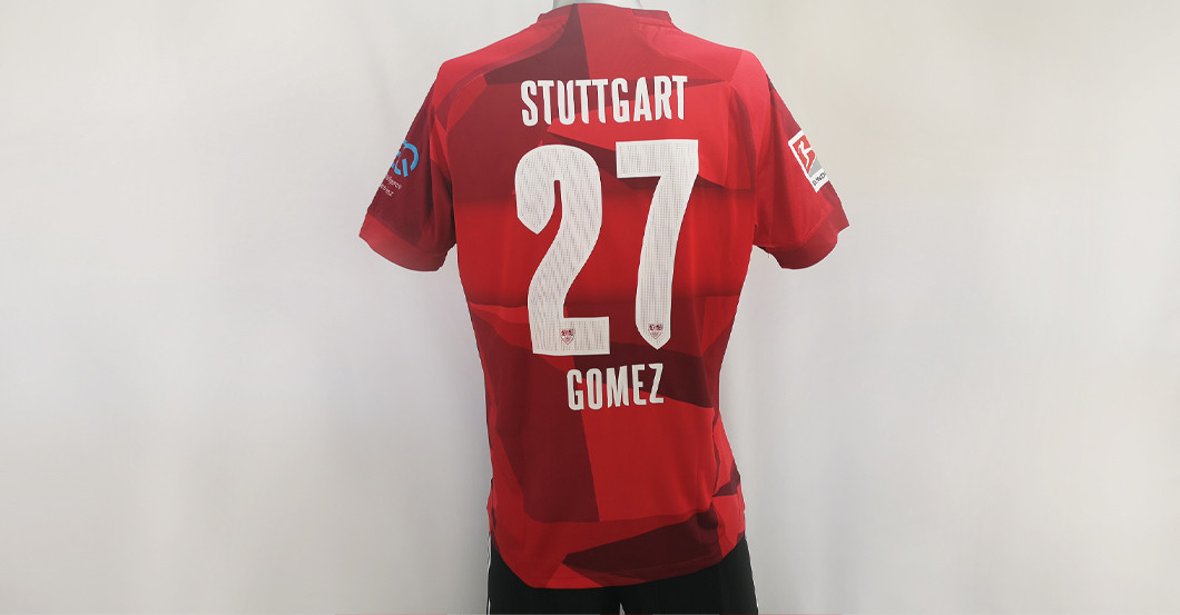 Gomez signiert rot   Gomez signiert rot