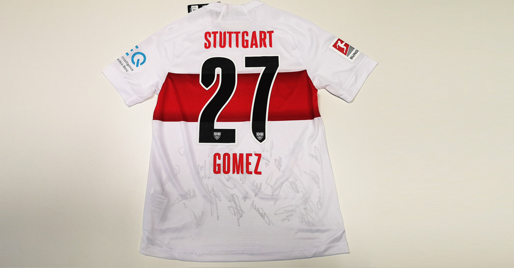 Gomez teamsigniert S   Gomez teamsigniert S