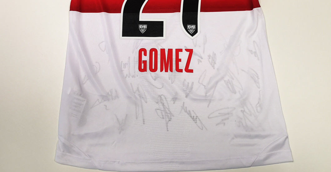 Gomez teamsigniert S   Gomez teamsigniert S