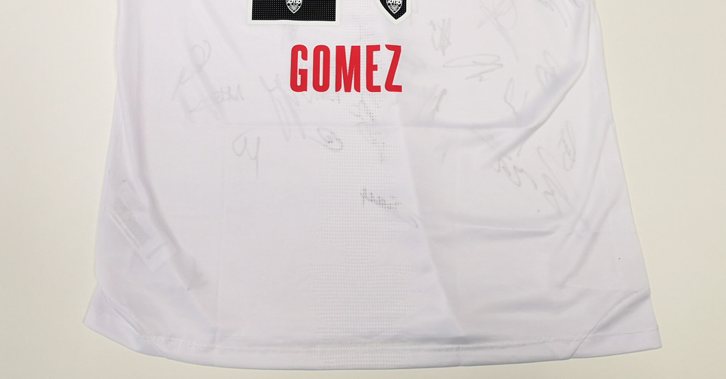 Gomez teamsigniert XL   Gomez teamsigniert XL