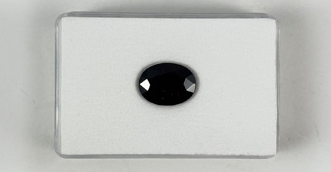 Granat oval   Granat oval