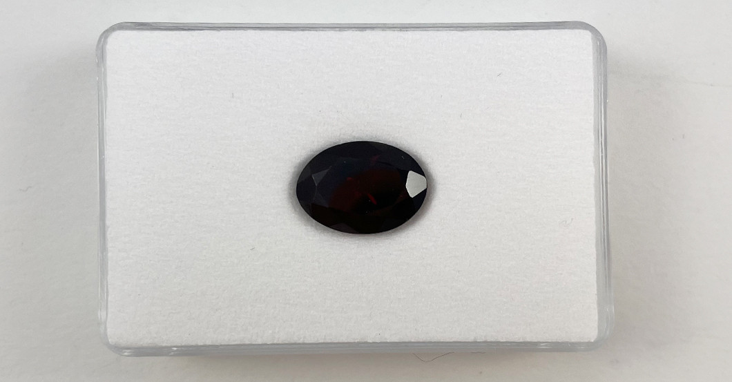 Granat oval    Granat oval