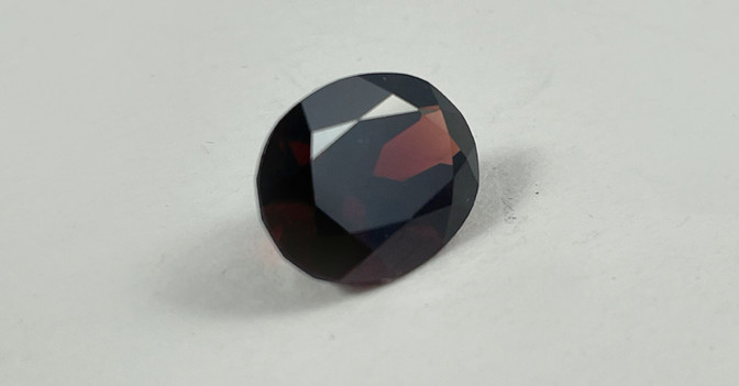 Granat Oval   Granat Oval