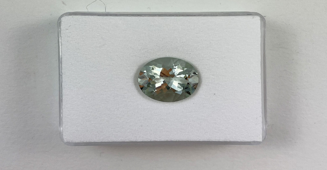 Grüner Amethyst oval   Grüner Amethyst oval