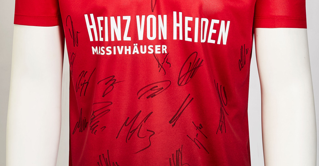 H96 Trikot signiert   H96 Trikot signiert