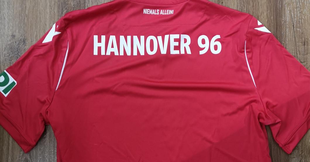 H96 Trikot teamsigniert   H96 Trikot teamsigniert