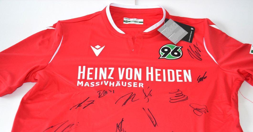 H96 Trikot und Ball   H96 Trikot und Ball