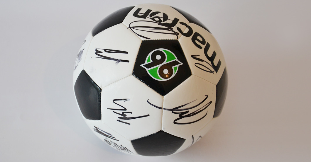 H96 Trikot und Ball   H96 Trikot und Ball