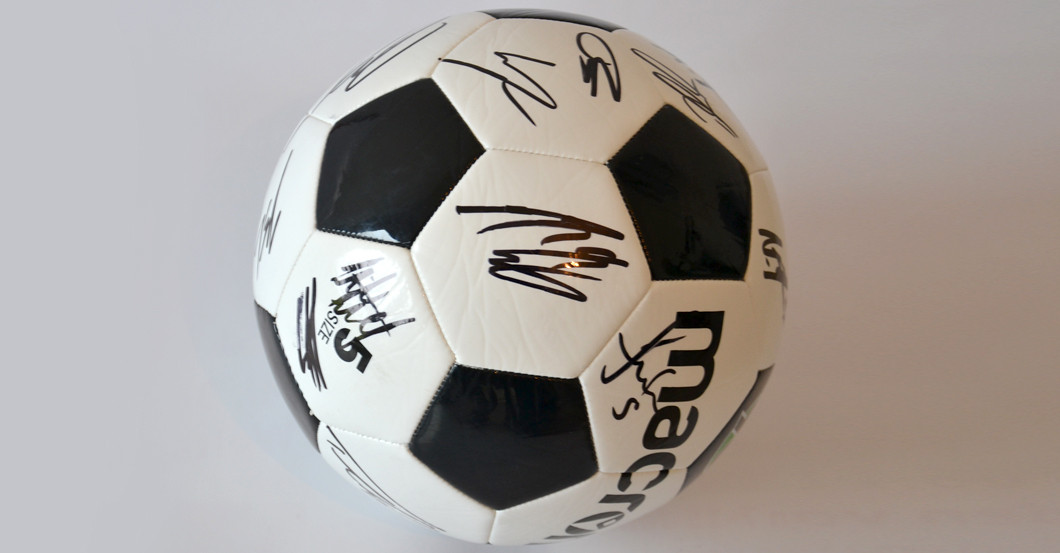 H96 Trikot und Ball   H96 Trikot und Ball