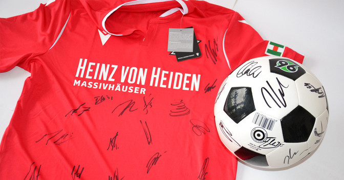 H96 Trikot und Ball   H96 Trikot und Ball
