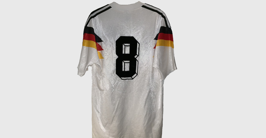 Häßlers WM Finaltrikot   Häßlers WM Finaltrikot