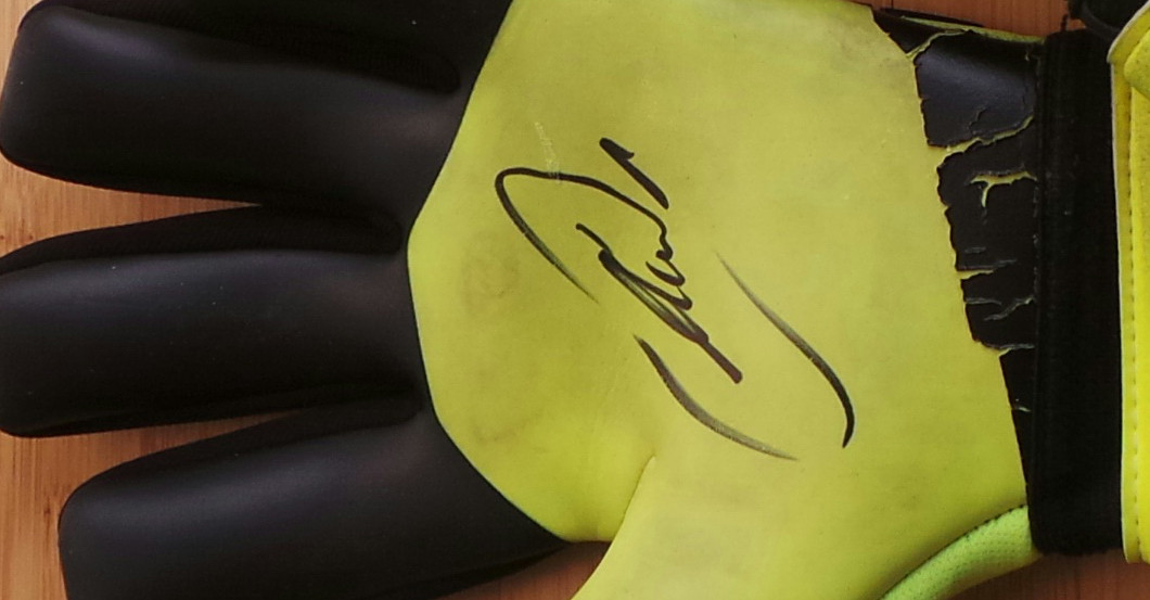  Handschuhe signiert Neuer 