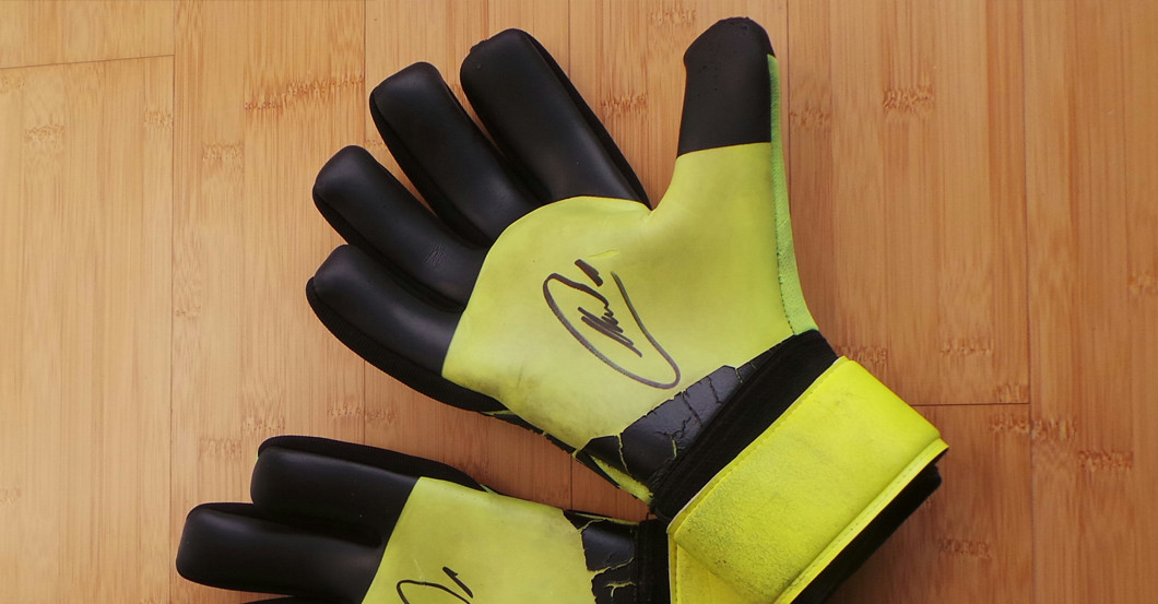  Handschuhe signiert Neuer 