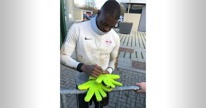 Handschuhe Yvon Mvogo   Handschuhe Yvon Mvogo