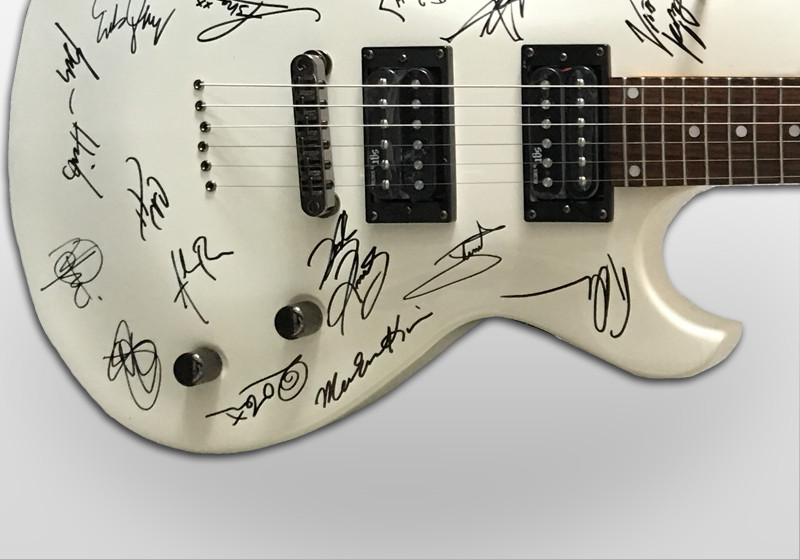 Handsignierte Gitarre   Handsignierte Gitarre