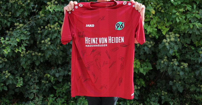 Hannover 96 Heimtrikot   Hannover 96 Heimtrikot
