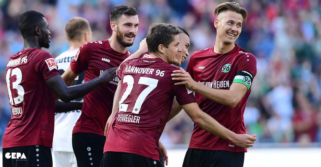 Hannover Trikot signiert   Hannover Trikot signiert