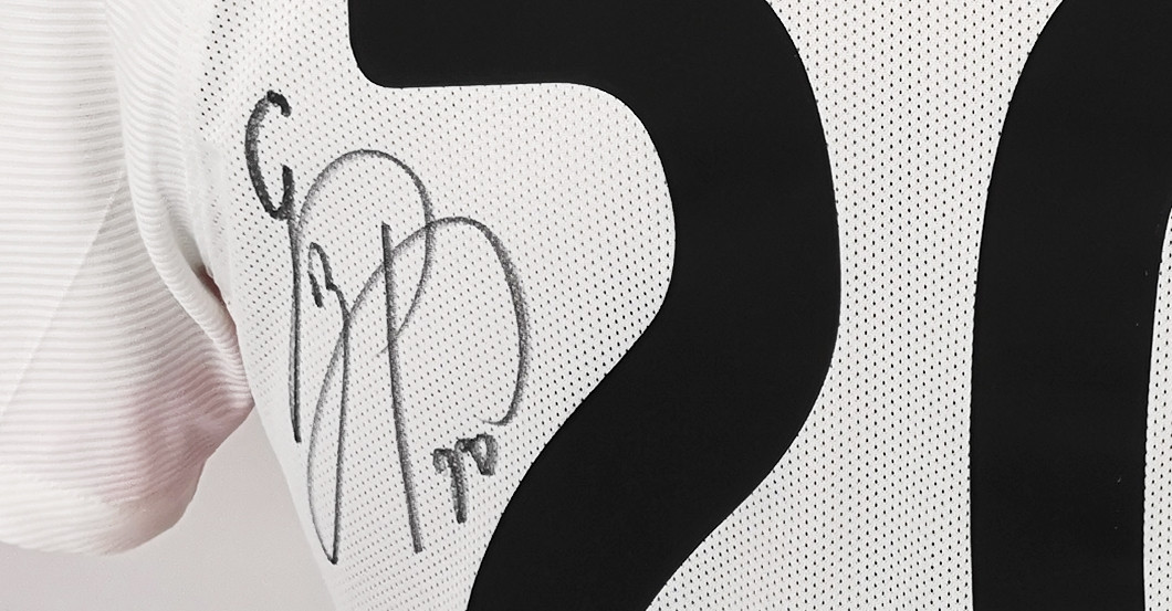 Hasebe Frankfurt Trikot   Hasebe Frankfurt Trikot