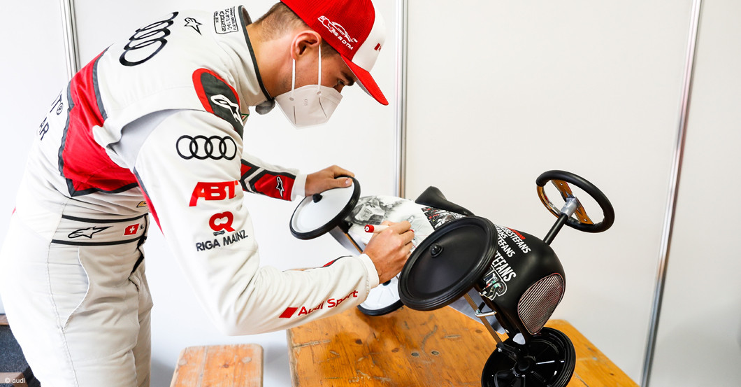  Helm und Bobbycar Audi 