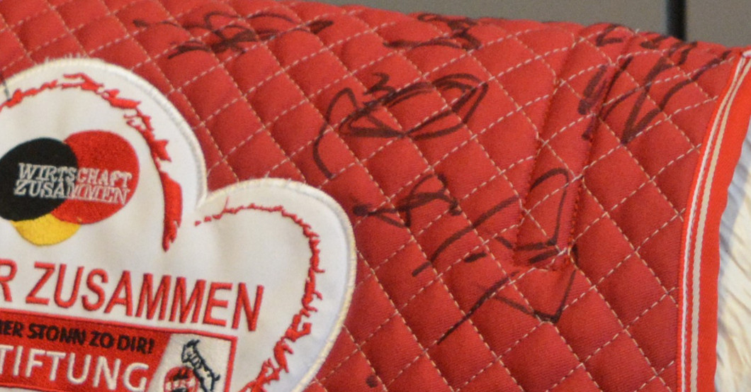 Hennesdecke signiert   Hennesdecke signiert