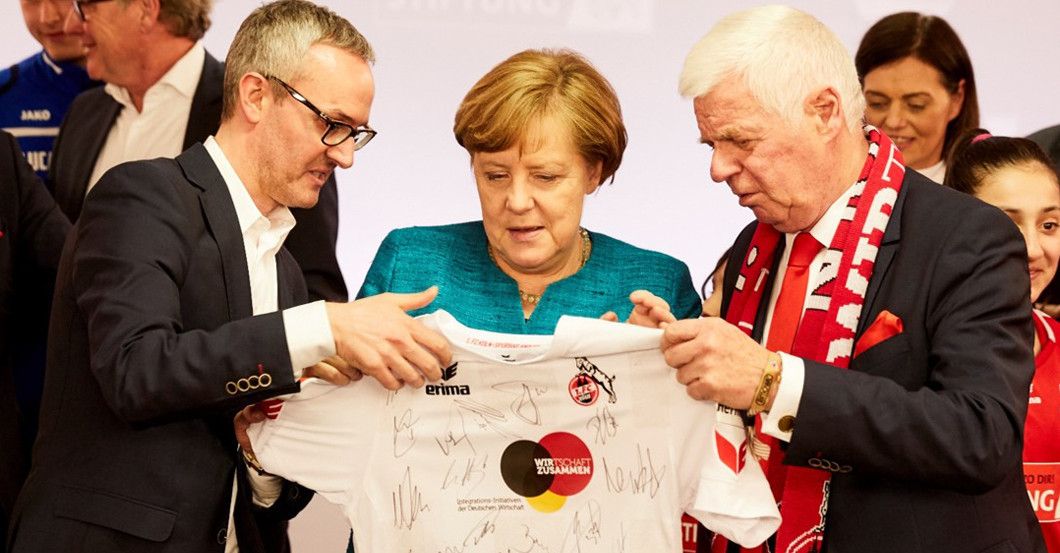 Hennesdecke signiert   Hennesdecke signiert