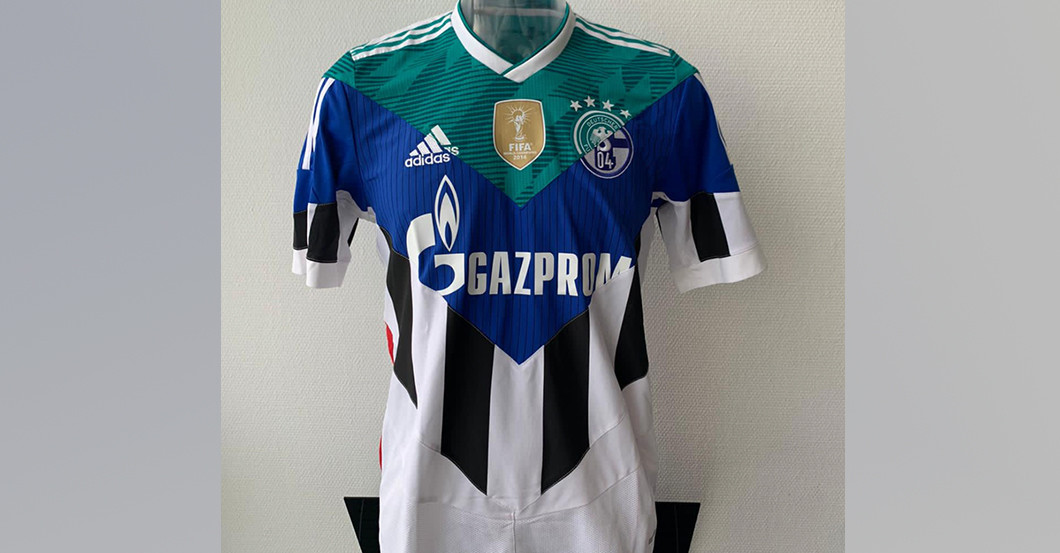 Höwedes Customised Trikot   Höwedes Customised Trikot