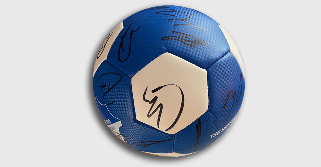  Hoffenheim signiert Ball 