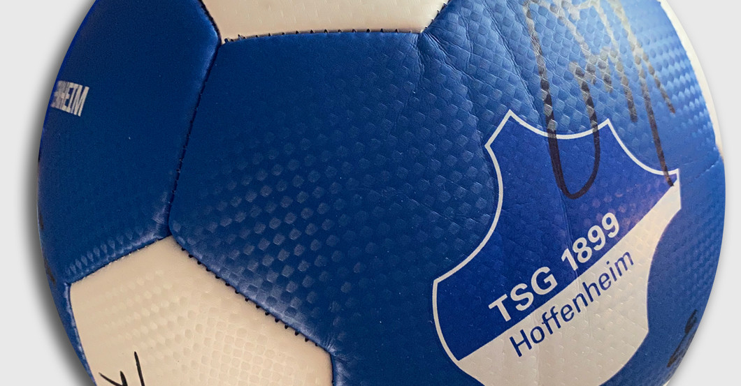  Hoffenheim signiert Ball 