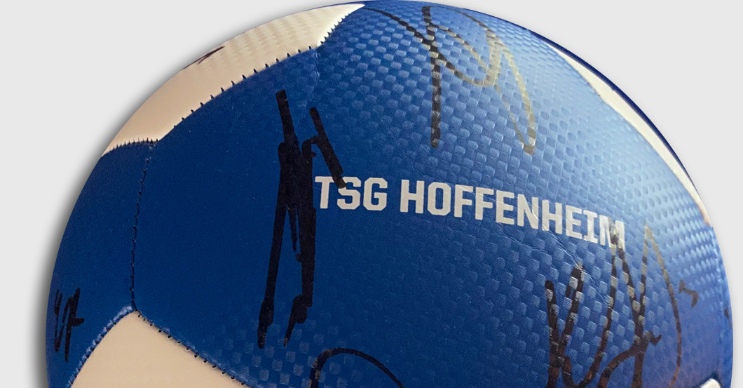  Hoffenheim signiert Ball 