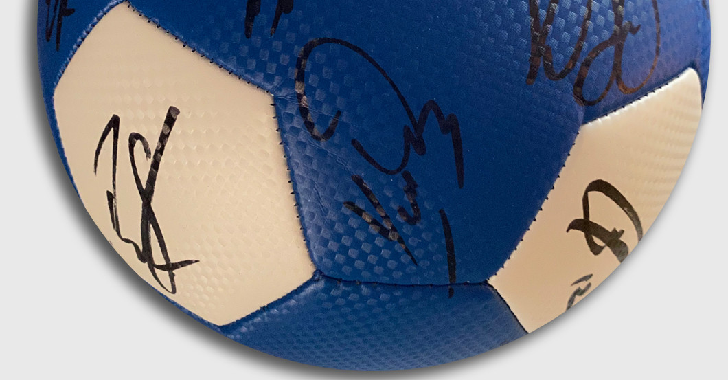  Hoffenheim signiert Ball 