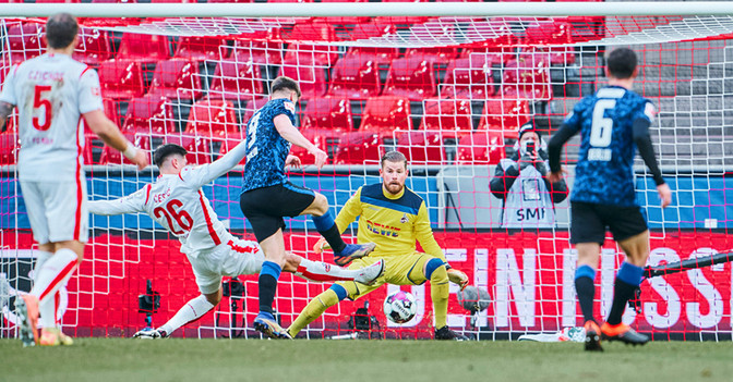 Horn matchworn   Horn matchworn