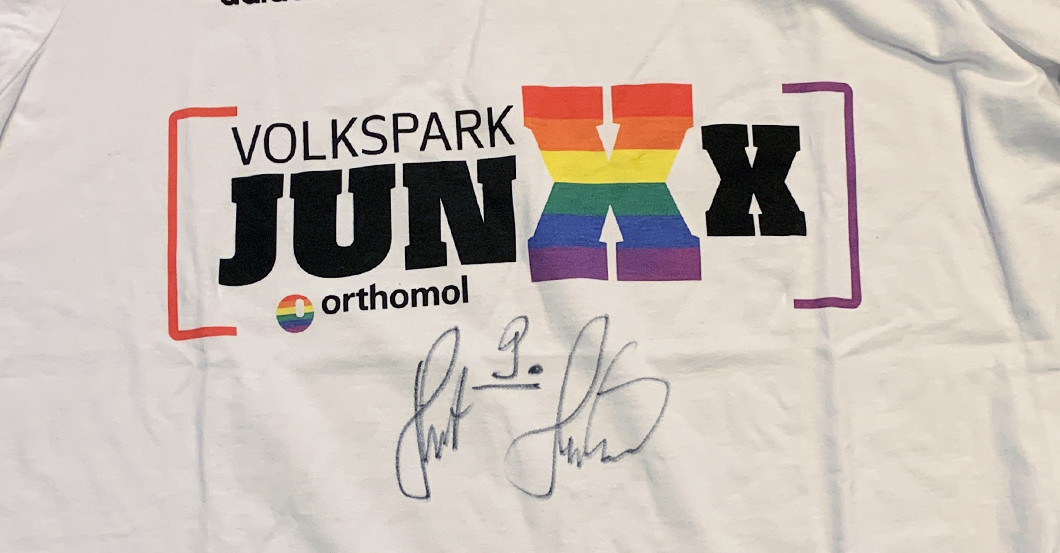  HSV Shirt und Wimpel 