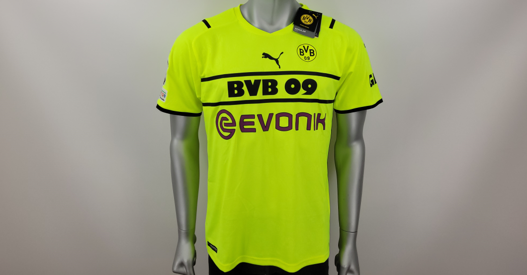  Hummels Trikot signiert 