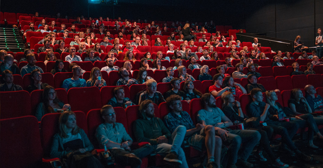 In TV Produktion spielen   In TV Produktion spielen