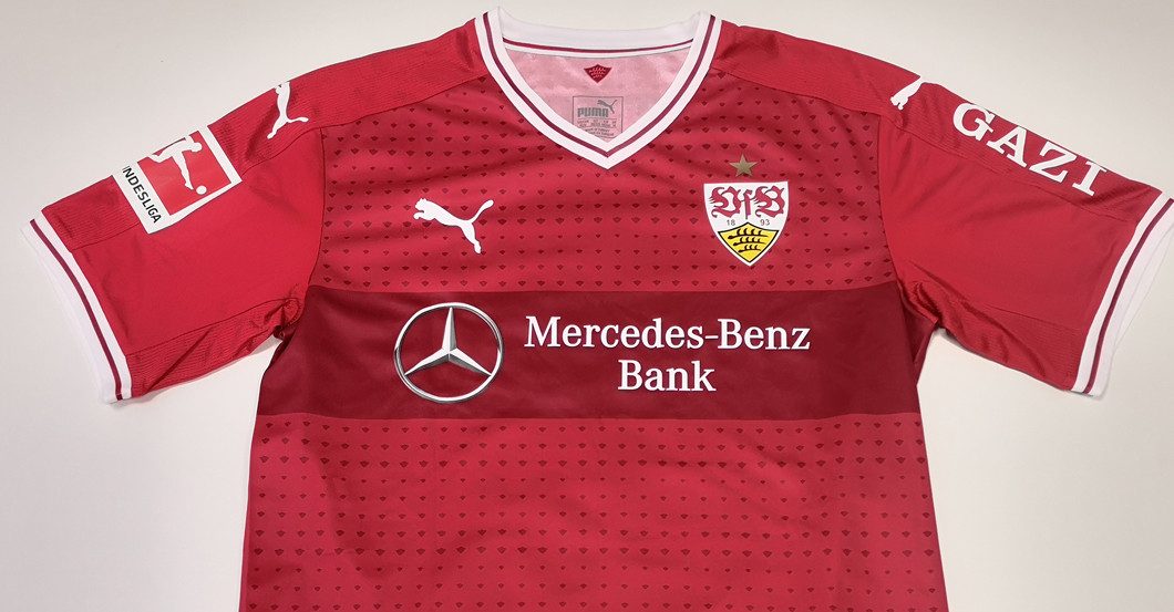Insua letztes VfB Trikot   Insua letztes VfB Trikot