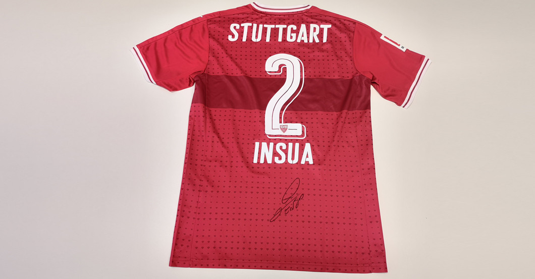 Insua letztes VfB Trikot   Insua letztes VfB Trikot