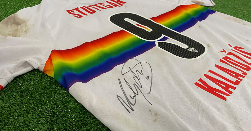  Kalajdzic Outfit signiert 