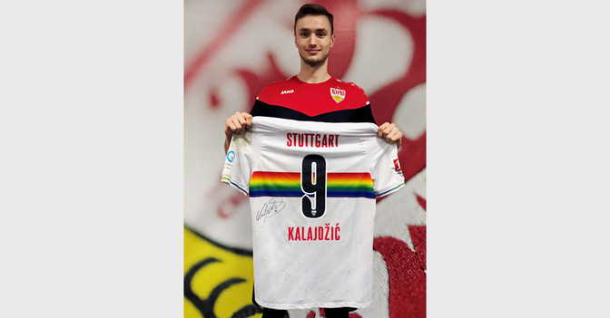  Kalajdzic Outfit signiert 