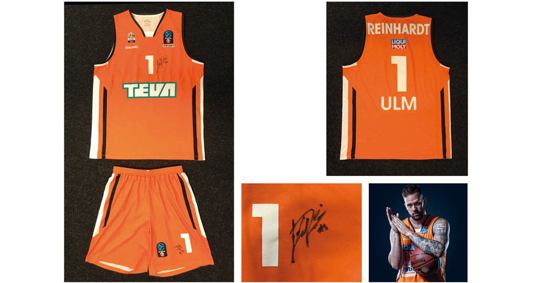  Katin Reinhardt Outfit 