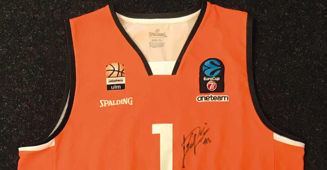  Katin Reinhardt Outfit 