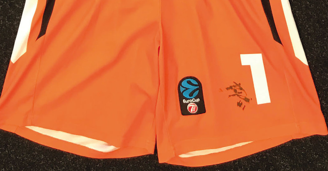  Katin Reinhardt Outfit 