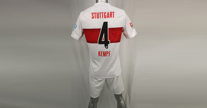 Kempf Outfit signiert 