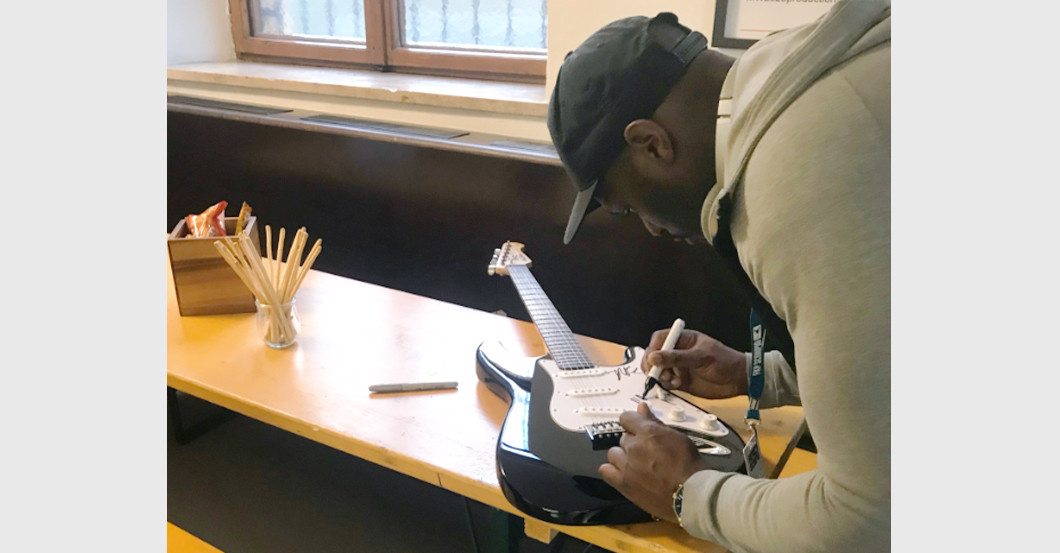  KH Winehouse Gitarre 