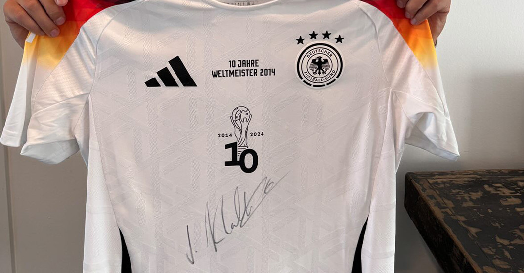 Khedira Jubiläumstrikot   Khedira Jubiläumstrikot