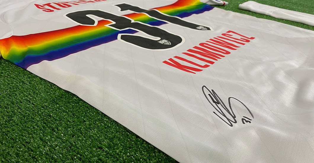  Klimowicz Outfit signiert 