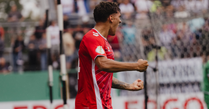 Köln Pokal Trikot Pauli   Köln Pokal Trikot Pauli